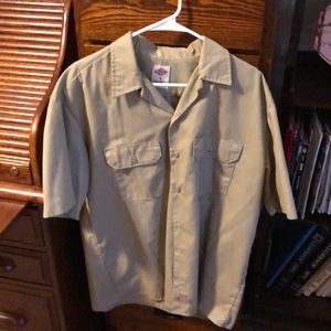 Dickies khaki shorts sleeve never worn. No flaws.